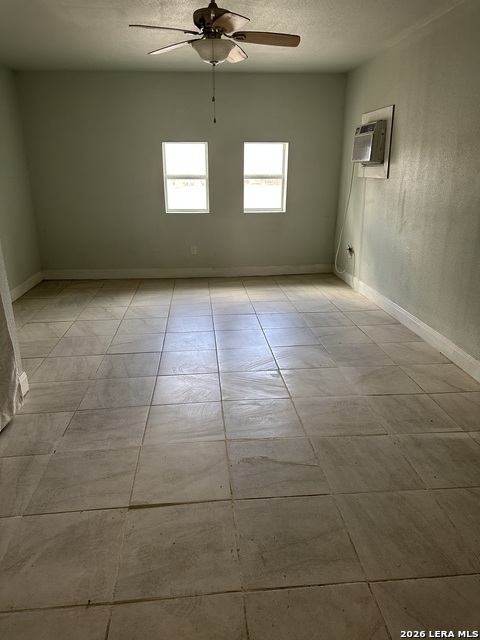 Image 5 of 9 For 4911 Longfellow Blvd