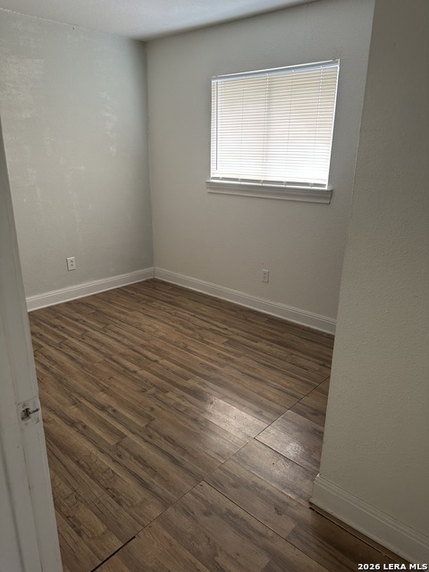 Image 7 of 9 For 4911 Longfellow Blvd