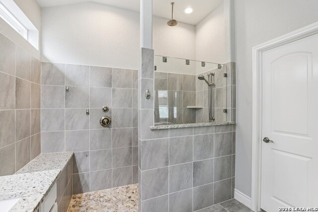 Image 34 of 50 For 27450 Paraiso Sands