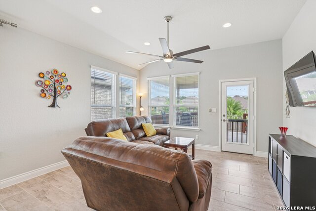 Image 9 of 50 For 27450 Paraiso Sands