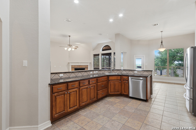 Image 18 of 66 For 2806 Roan Creek