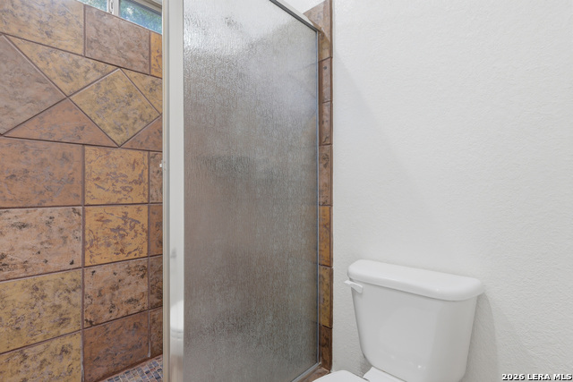 Image 40 of 66 For 2806 Roan Creek