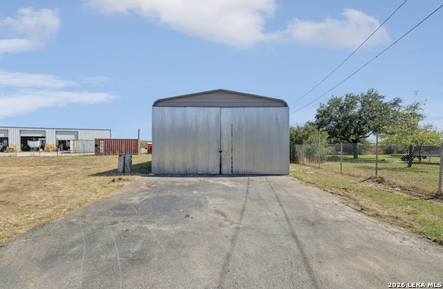 Image 32 of 42 For 12652 Bernhardt