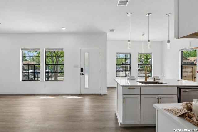 Image 7 of 45 For 1611 French Pl W