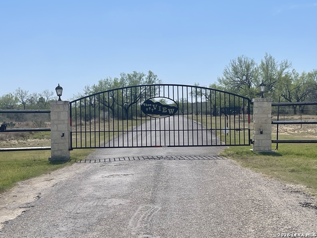 Image 45 of 47 For 18 Valley View