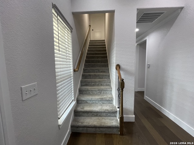 Image 5 of 47 For 18 Valley View