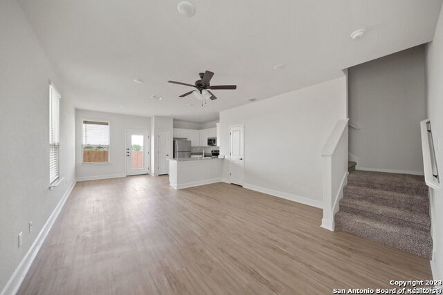 Image 2 of 12 For 13818 Enzo Gate  101