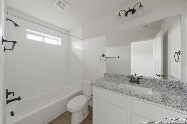 Image 7 of 12 For 13818 Enzo Gate  101