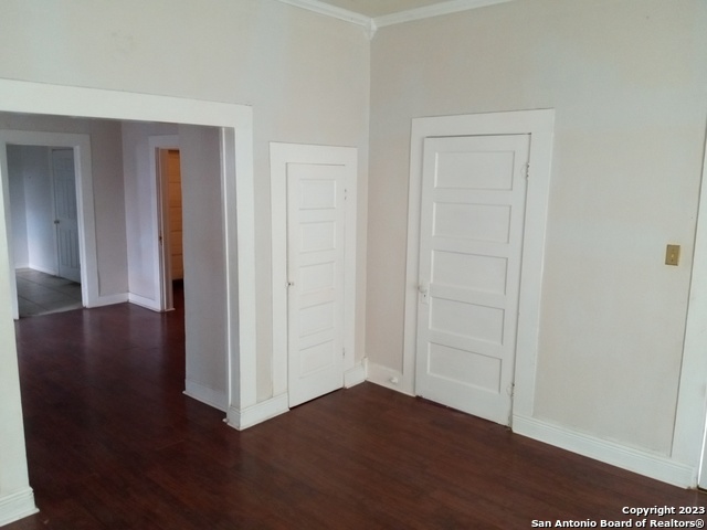 Image 2 of 5 For 105 Oelkers  