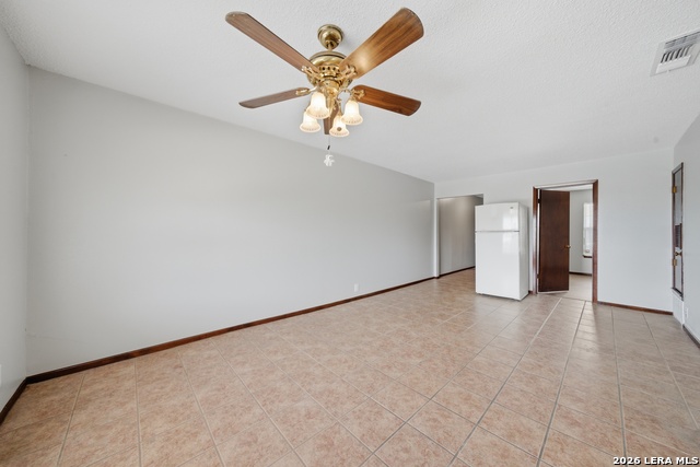 Image 12 of 21 For 911 Vance Jackson  204