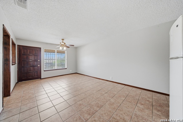 Image 13 of 21 For 911 Vance Jackson  204