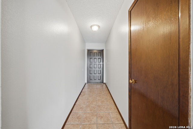 Image 8 of 21 For 911 Vance Jackson  204