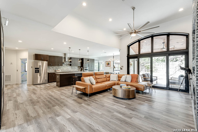 Image 10 of 43 For 15919 Mission Rdg