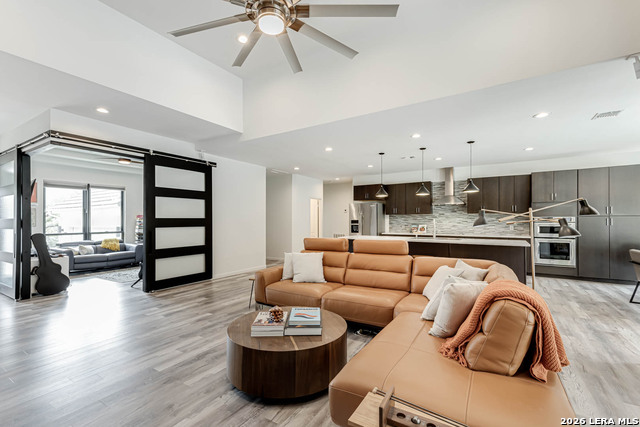 Image 15 of 43 For 15919 Mission Rdg