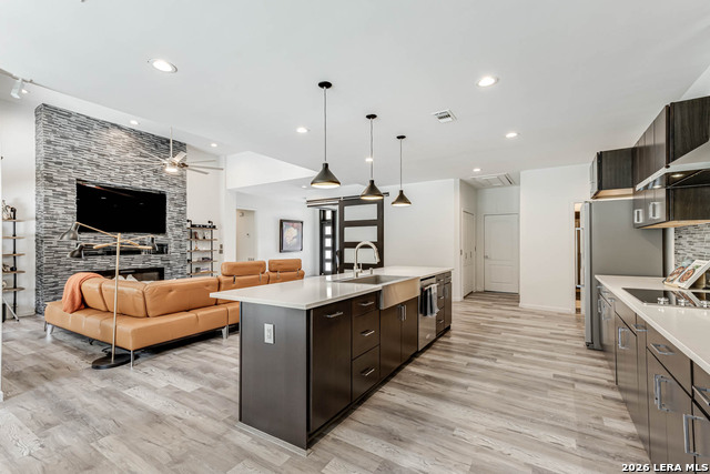 Image 21 of 43 For 15919 Mission Rdg