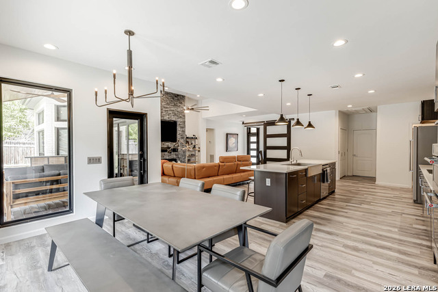 Image 25 of 43 For 15919 Mission Rdg