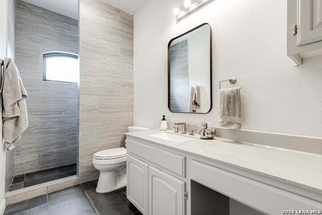 Image 35 of 43 For 15919 Mission Rdg