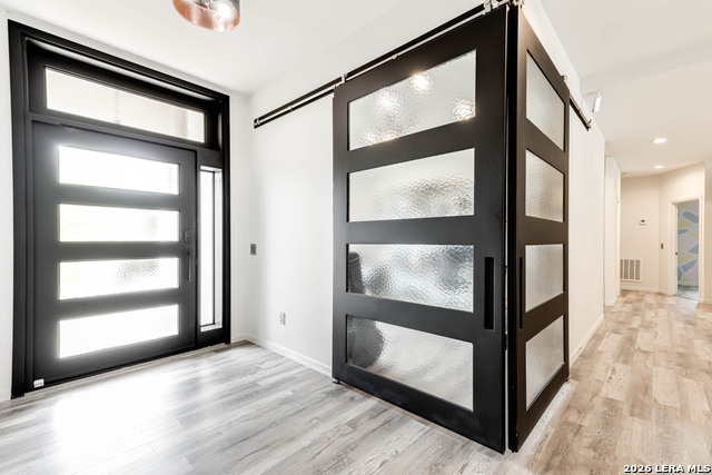 Image 4 of 43 For 15919 Mission Rdg