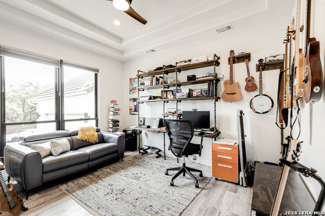 Image 8 of 43 For 15919 Mission Rdg