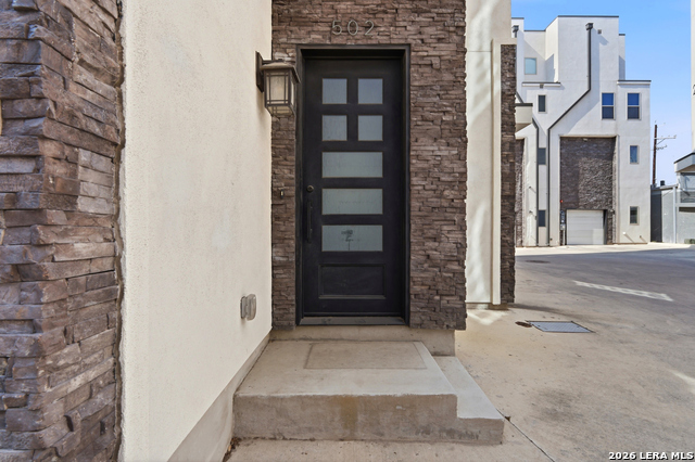 Image 2 of 25 For 1817 St Marys St N 502