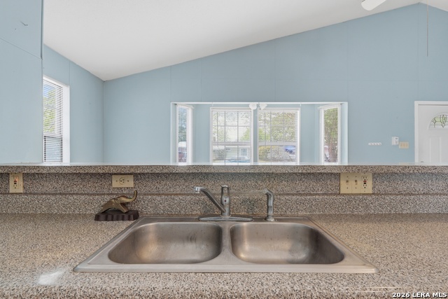 Image 11 of 26 For 814 Weizmann