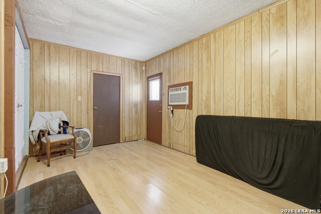 Image 19 of 26 For 814 Weizmann