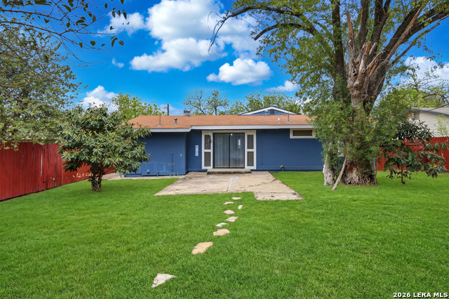 Image 23 of 26 For 814 Weizmann