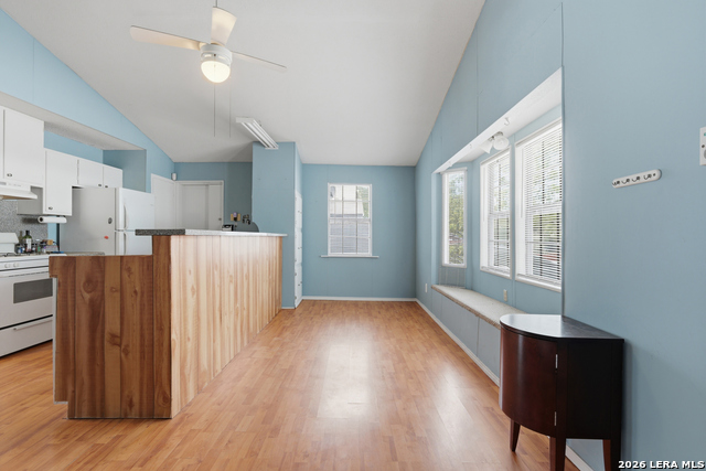 Image 7 of 26 For 814 Weizmann