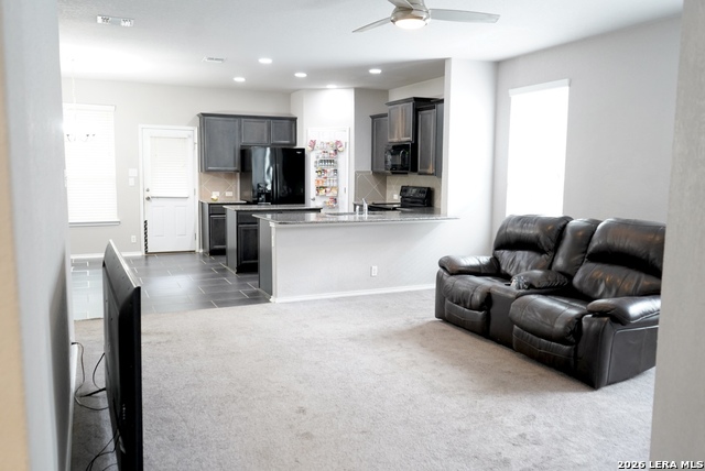 Image 9 of 21 For 7011 Republic Pkwy