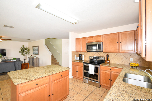 Image 9 of 24 For 822 Western Star