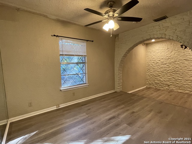 Image 17 of 20 For 315 Hillcrest Dr