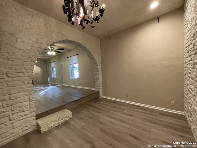 Image 19 of 20 For 315 Hillcrest Dr