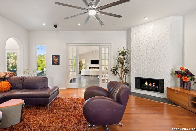 Image 16 of 98 For 17334 Fountain Mist