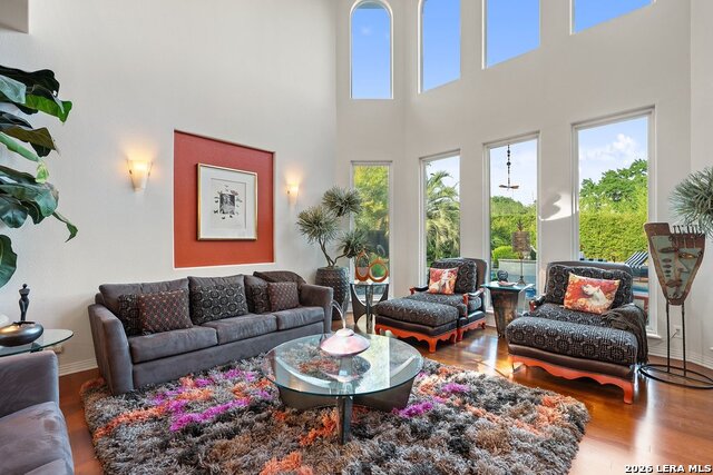 Image 32 of 98 For 17334 Fountain Mist