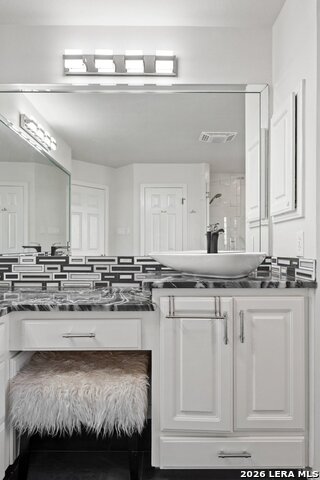 Image 52 of 98 For 17334 Fountain Mist