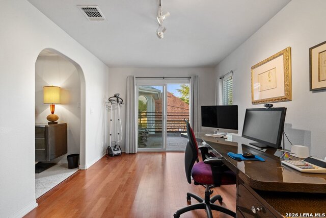 Image 56 of 98 For 17334 Fountain Mist