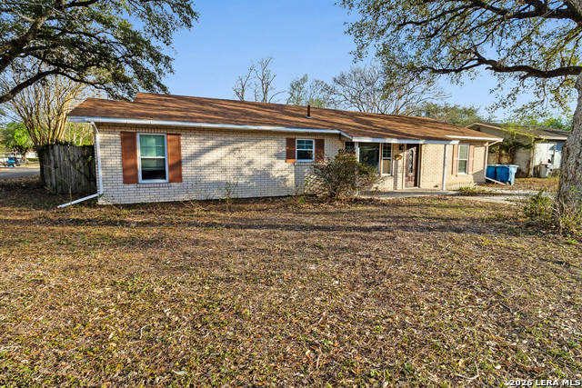 Details for 612 Hutchinson St E, Beeville, TX 78102