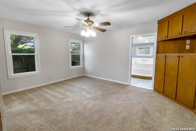 Image 16 of 26 For 612 Hutchinson St E