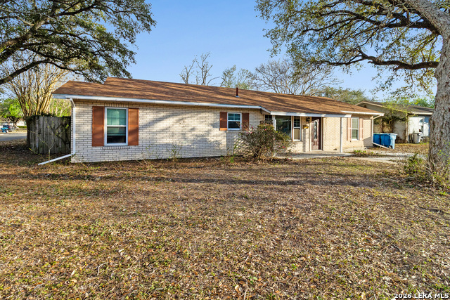 Image 24 of 26 For 612 Hutchinson St E