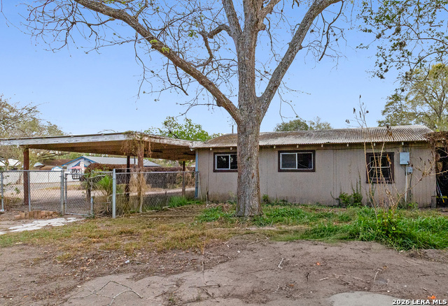 Image 26 of 26 For 612 Hutchinson St E