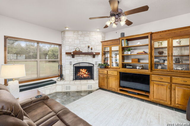 Image 17 of 44 For 155 Maverick