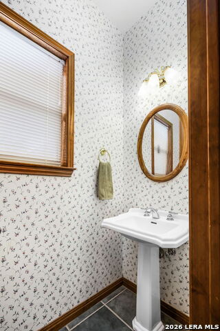 Image 37 of 44 For 155 Maverick