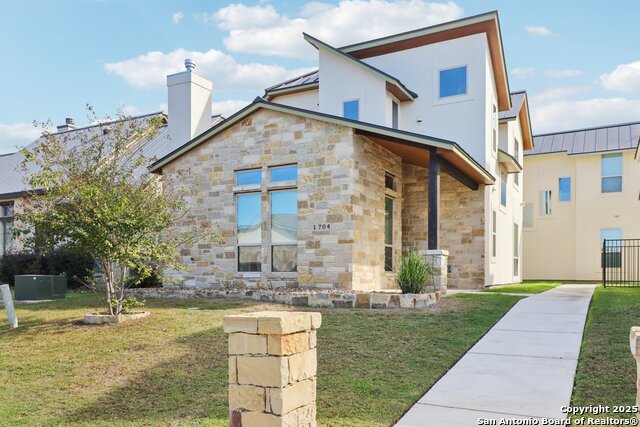 Image 36 of 40 For 1704 Gruene Vineyard