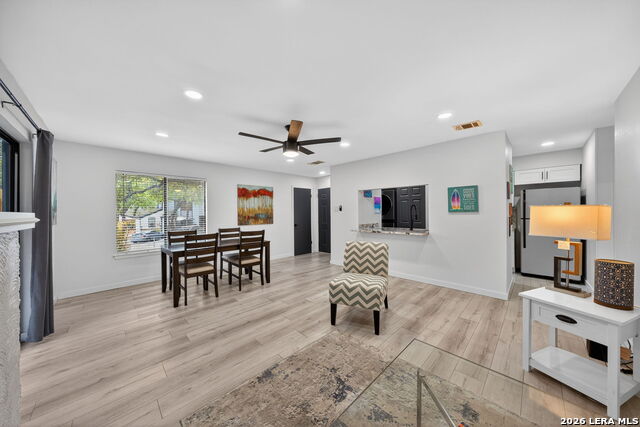 Image 10 of 27 For 11520 Huebner  501