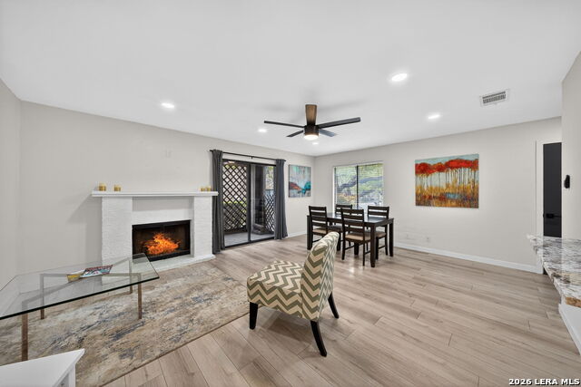 Image 11 of 27 For 11520 Huebner  501