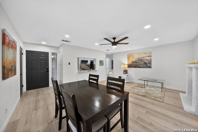 Image 13 of 27 For 11520 Huebner  501