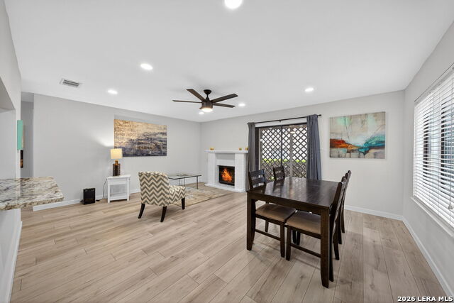 Image 14 of 27 For 11520 Huebner  501