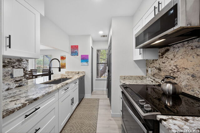 Image 17 of 27 For 11520 Huebner  501