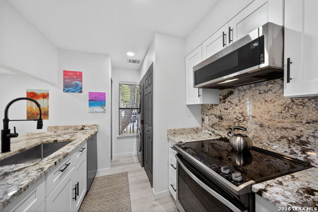 Image 19 of 27 For 11520 Huebner  501