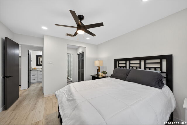 Image 2 of 27 For 11520 Huebner  501